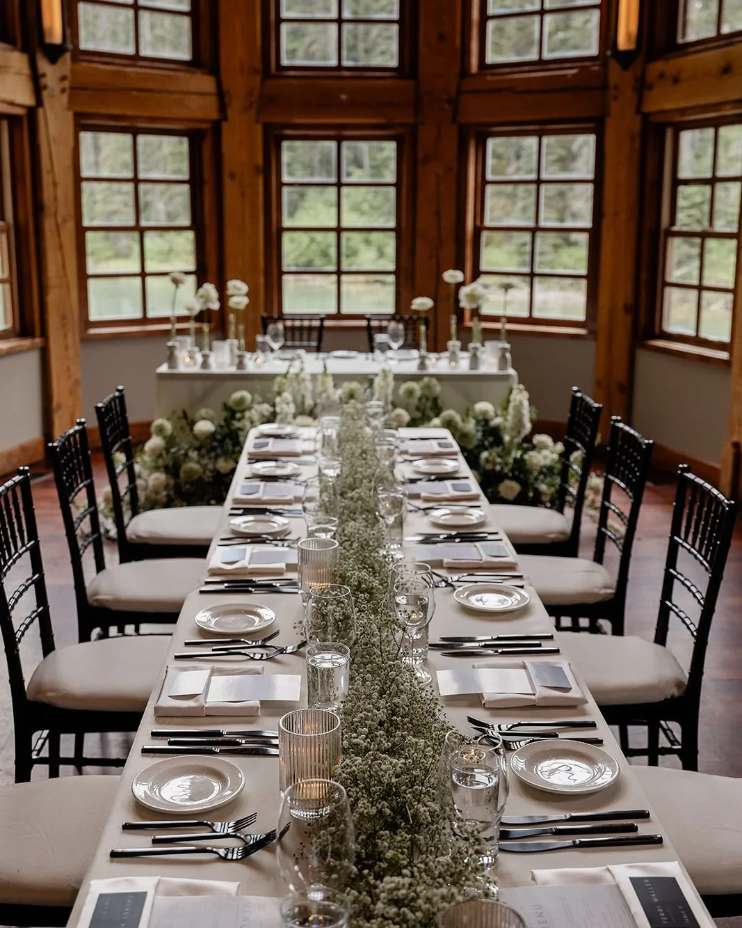 A space that is easily elevated by the simple touches. Emerald Lake Lodge is the perfect portrait of mountain luxury.