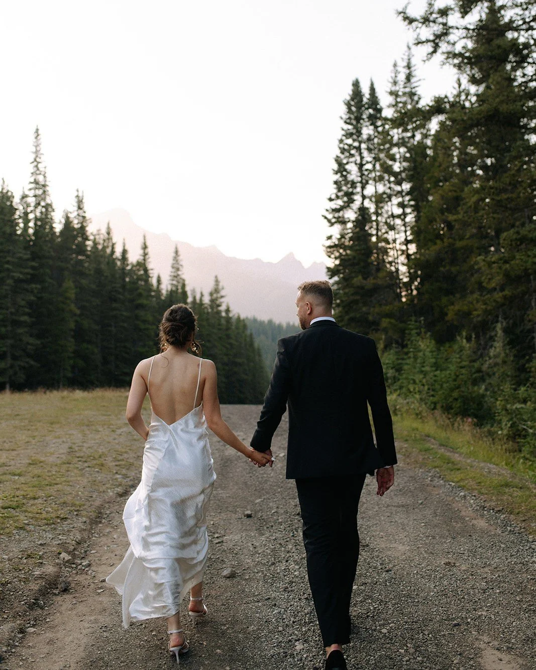 Hazy skies, misty eyes. What a gorgeous day this was. 

#banffwedding #weddingphotography #weddinginspiration #weddingplanner #banffweddingplanner