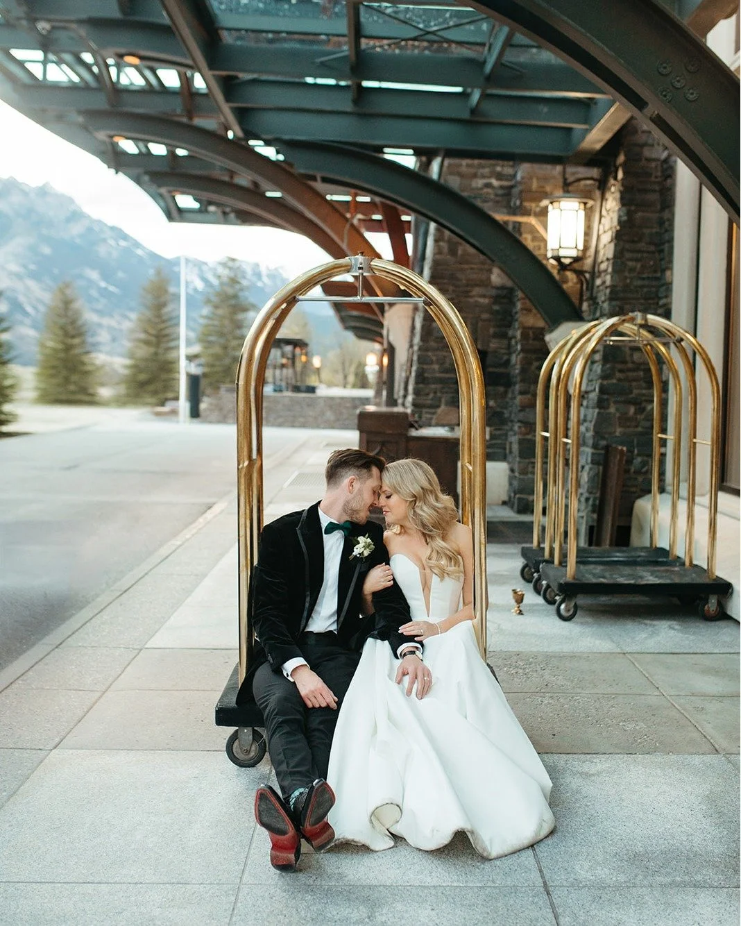 If you've ever been to Banff, you are aware of the grand, historical Banff Springs Hotel. A destination in its own right, people travel from around the world to see and stay at this iconic hotel. Can you imagine a more dreamy venue for one of the mos
