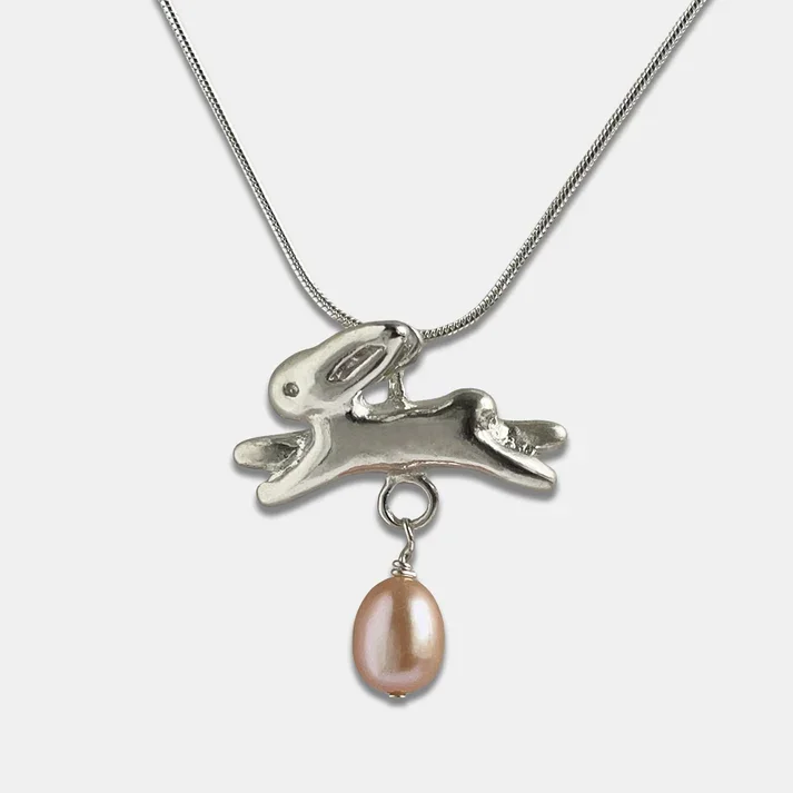 conejita_necklace_pearl.webp