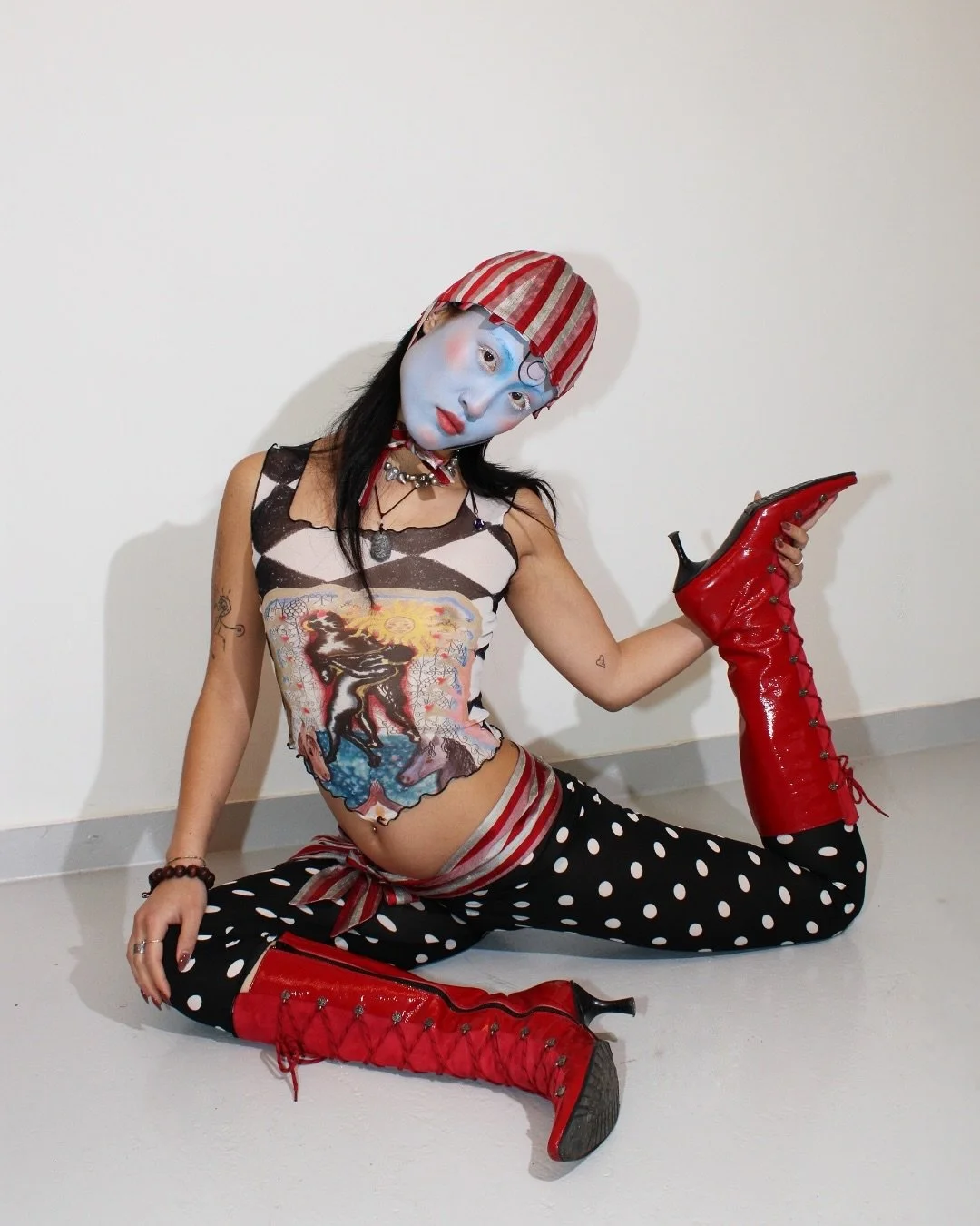 Elena wearing the Paumau corset &hearts;️ available at @sxc.showroom from Friday, or online Sunday 💋
Model @elena_____bi 
Make-up @moonina.makeup 
Assistant @giahasenfratz