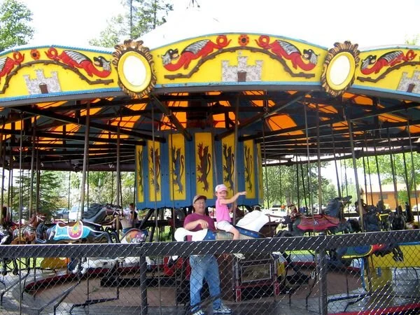 tn_Merry-go-round1.JPG