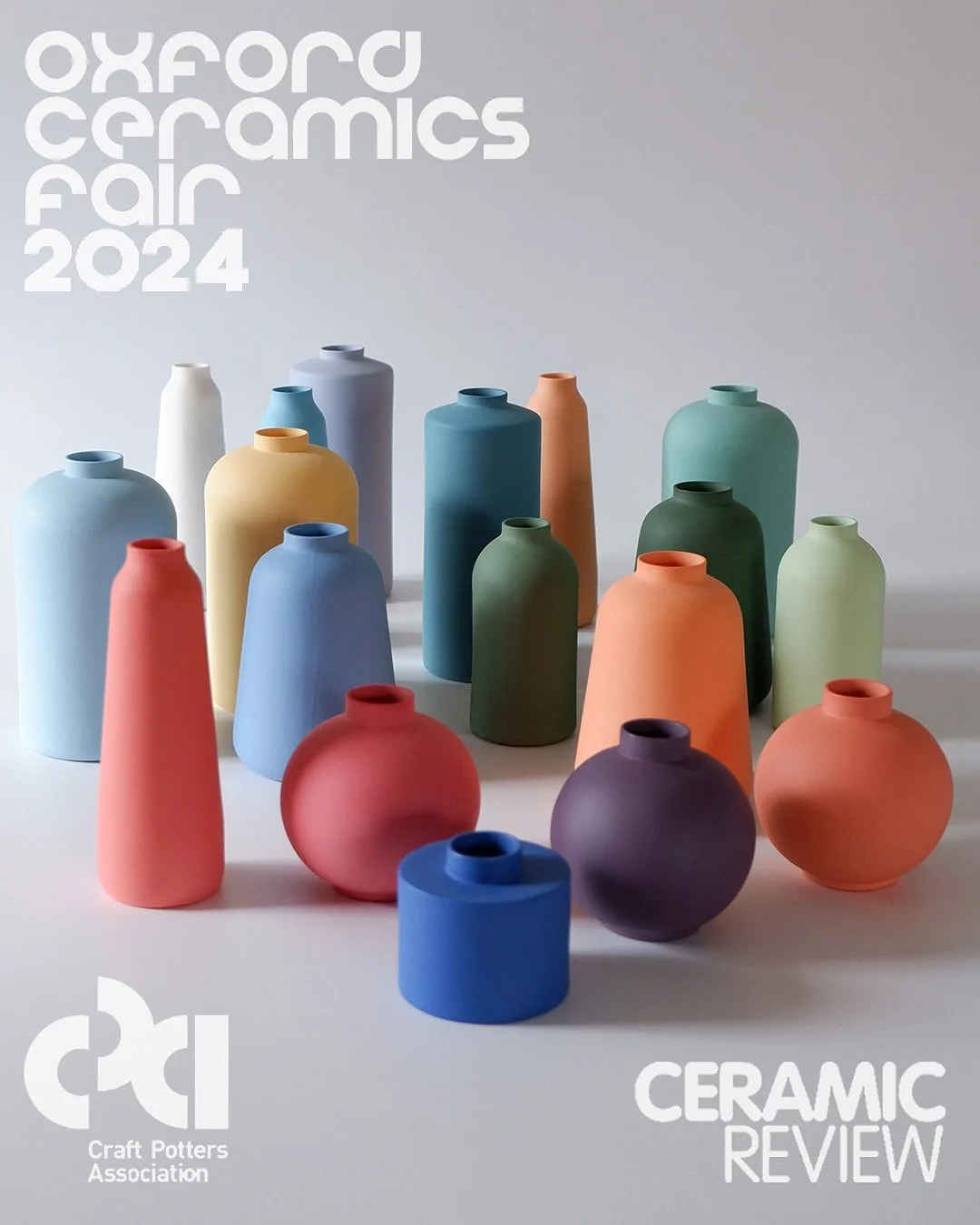 We are open at @craftpotters #oxfordceramicsfair for the final day! 
Here till four 
Come see me and my little pots in the Olivier hall! 
And all the proper potters dotted around the event
@justineallisonceramics 
@katiebraidaceramics 
@beccabrwn 
@k