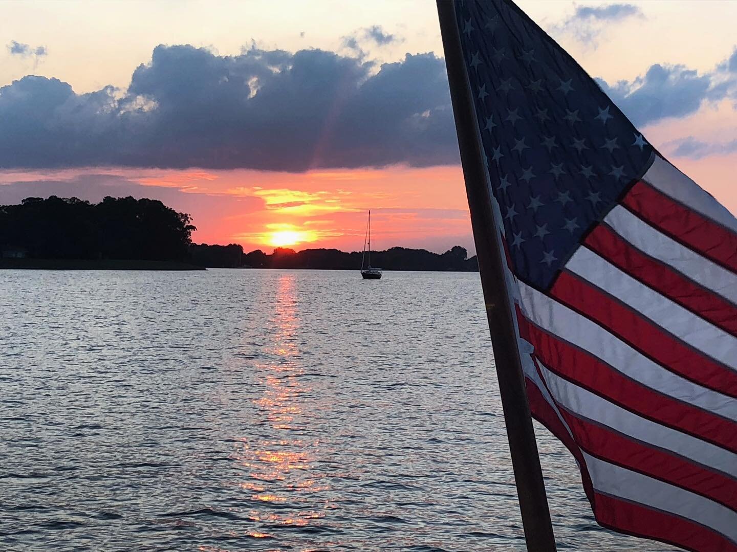 We hope everyone has a blessed day enjoying time with family and friends! 🇺🇸💥⛵️ #thewaterlilyway #4thofjuly