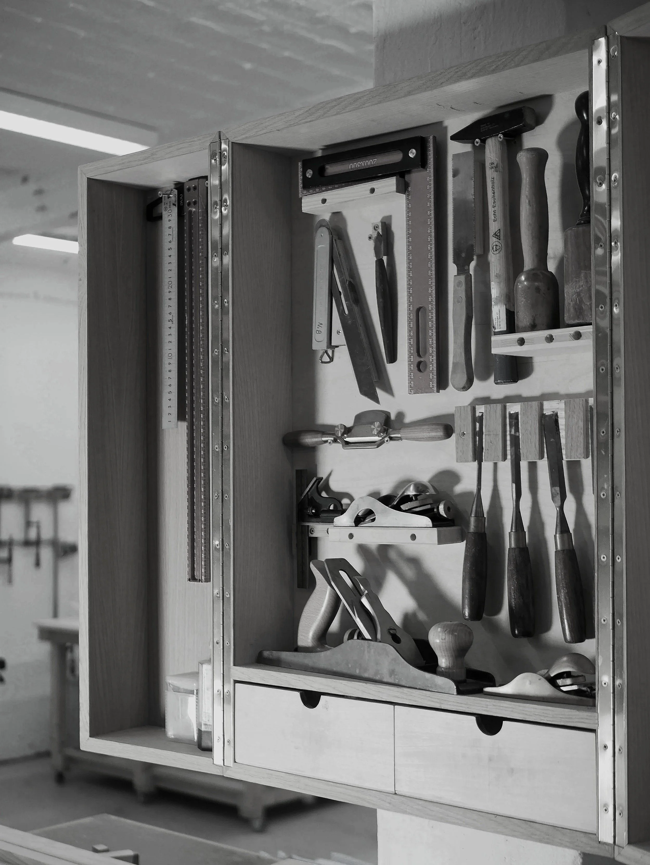 toolcabinet1.jpg