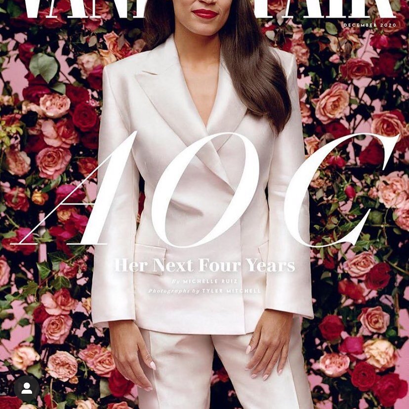 We spy a flower wall!!! Contact us to have your own cover.... #vanityfair