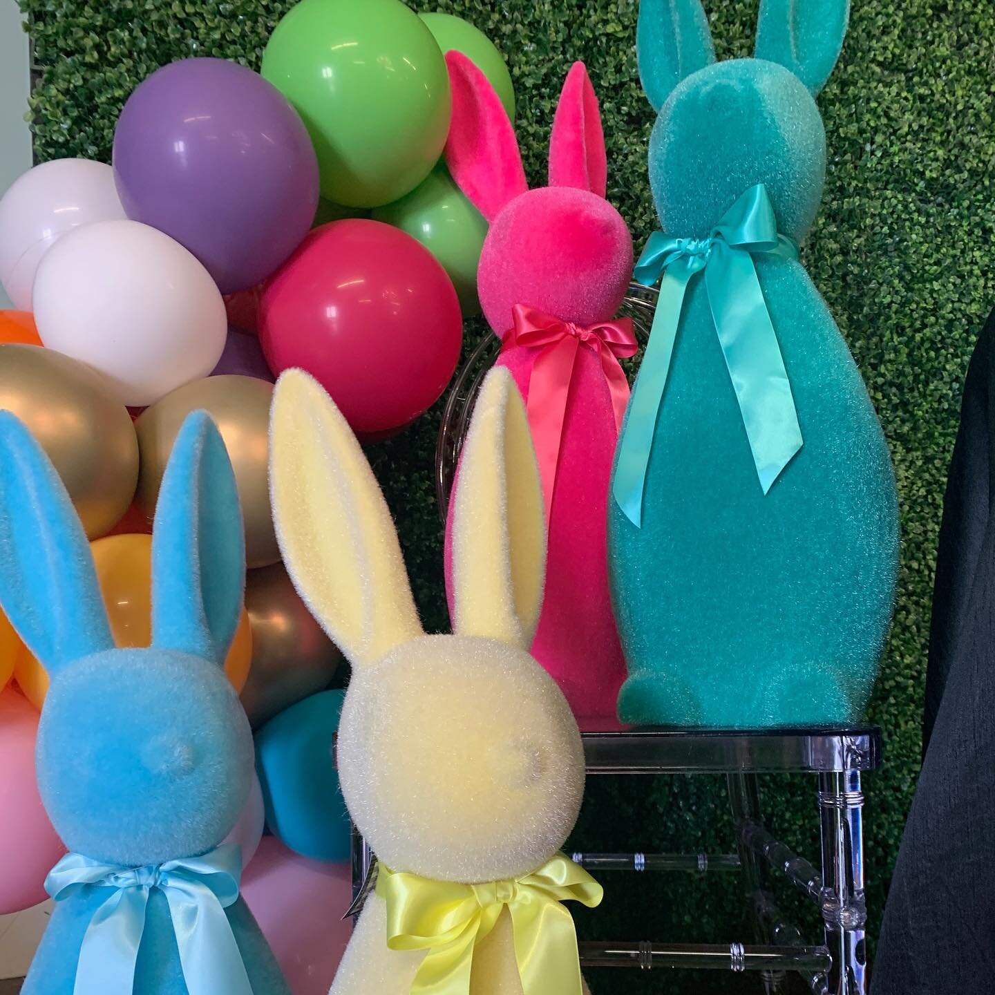 Look at these bunnies standing tall for their picture!! Add theses cuties to any of our flower walls for your Easter Celebrations. Cityscapes Chattanooga.