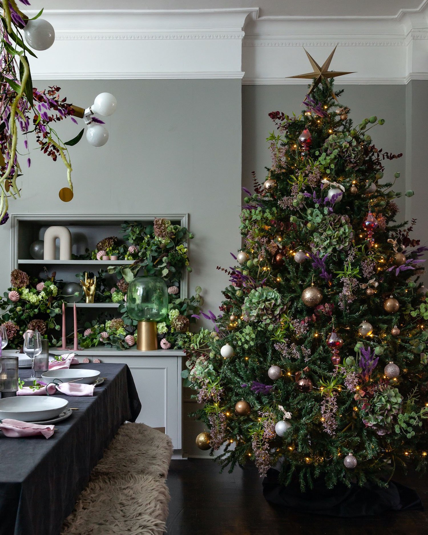 HOW TO STYLE YOUR CHRISTMAS TREE LIKE A PRO — Clea Broad