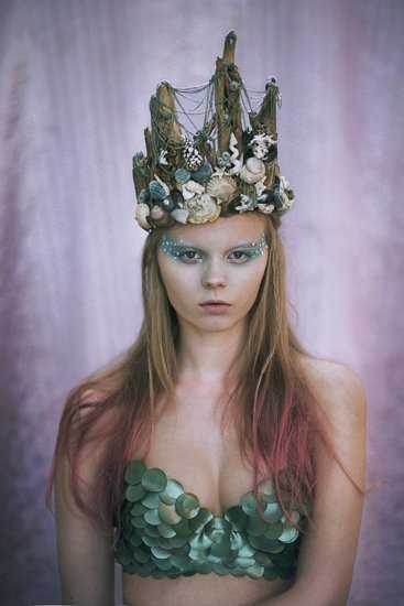 Mermaid crown, Syn Magazine