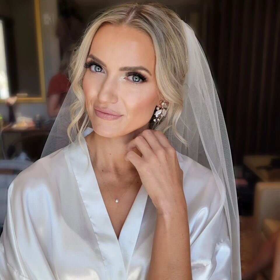 Things you can do leading up to your makeup appointment:

Drink lots of water
Gently exfoliate
Get a hydra-facial
Remove excess unwanted facial hair
Moisturize!

Happy wedding day to the beautiful Amy! I had a lovely trip to Moab today to glam her fo
