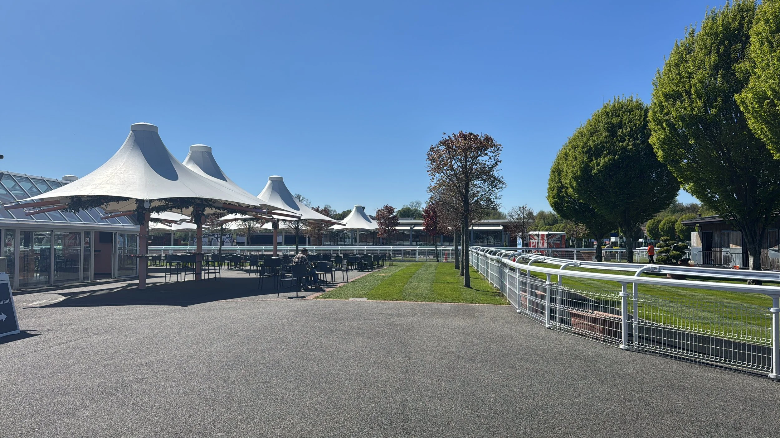 At the Chester Art Fair on the racecourse!