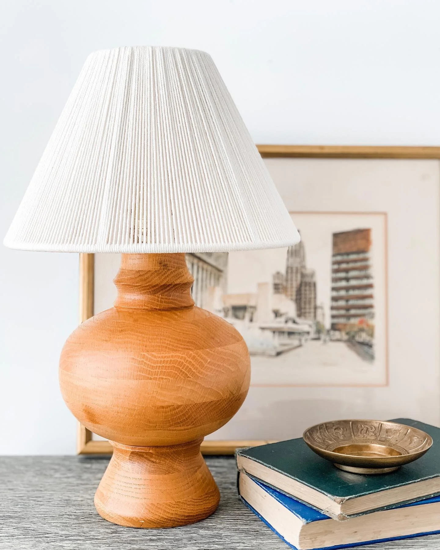 SOLD/ Vintage Wood Lamp with Handmade String Shade (and all the @amberinteriors / Cali vibes)! 

Turned wood base with really gorgeous smooth finish that shows off the grain. Cool miniature cotton string shade with a tapered shape tops him off. He&rs