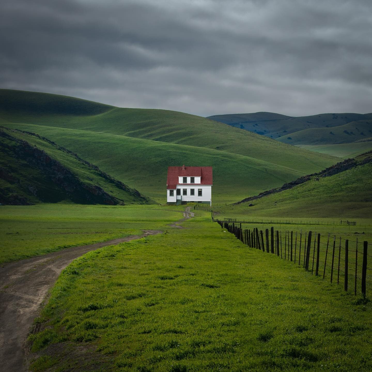 Little House on the Prairie

#minimalism #prarie #hills #green #rural #landscapephotography #landscape #cali #california #instagood #photooftheday #photography #littlehouseontheprairie