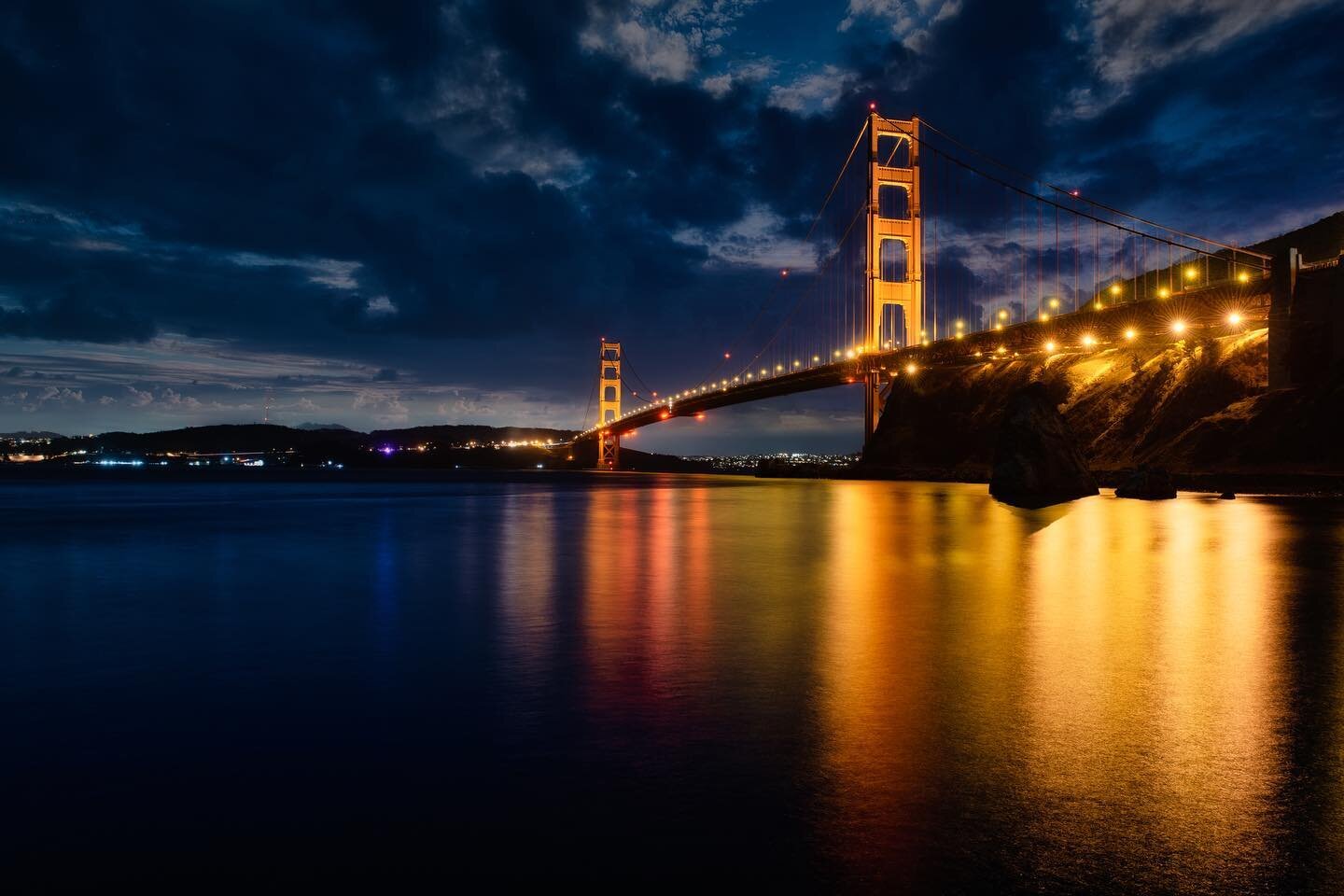 Golden Reflections

#goldengatebridge #goldengate #sanfrancisco #sanfran #cali #california #landscape #landscapephotography #bridge #photooftheday #photohraphy #instagood #reflection