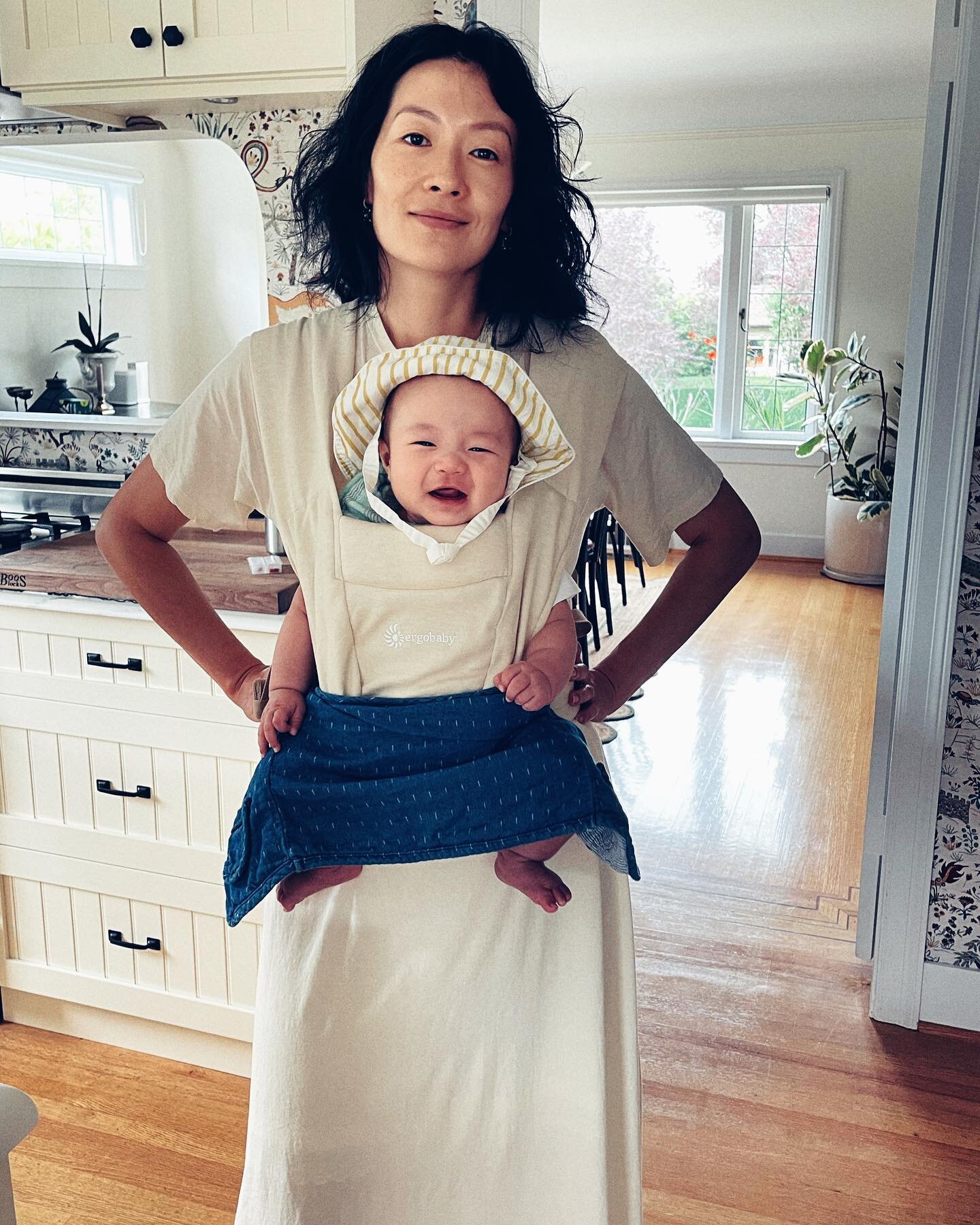 OOTD: Dress from @greenbrook.shop (my dear friend @leighannboquist is opening soon and I got a sneak peak. See stories!)

@ergobaby belt to cinch my waist 😜

Smiling baby accessory is from my belly. Hat comes separately.

Baby jean jacket repurposed