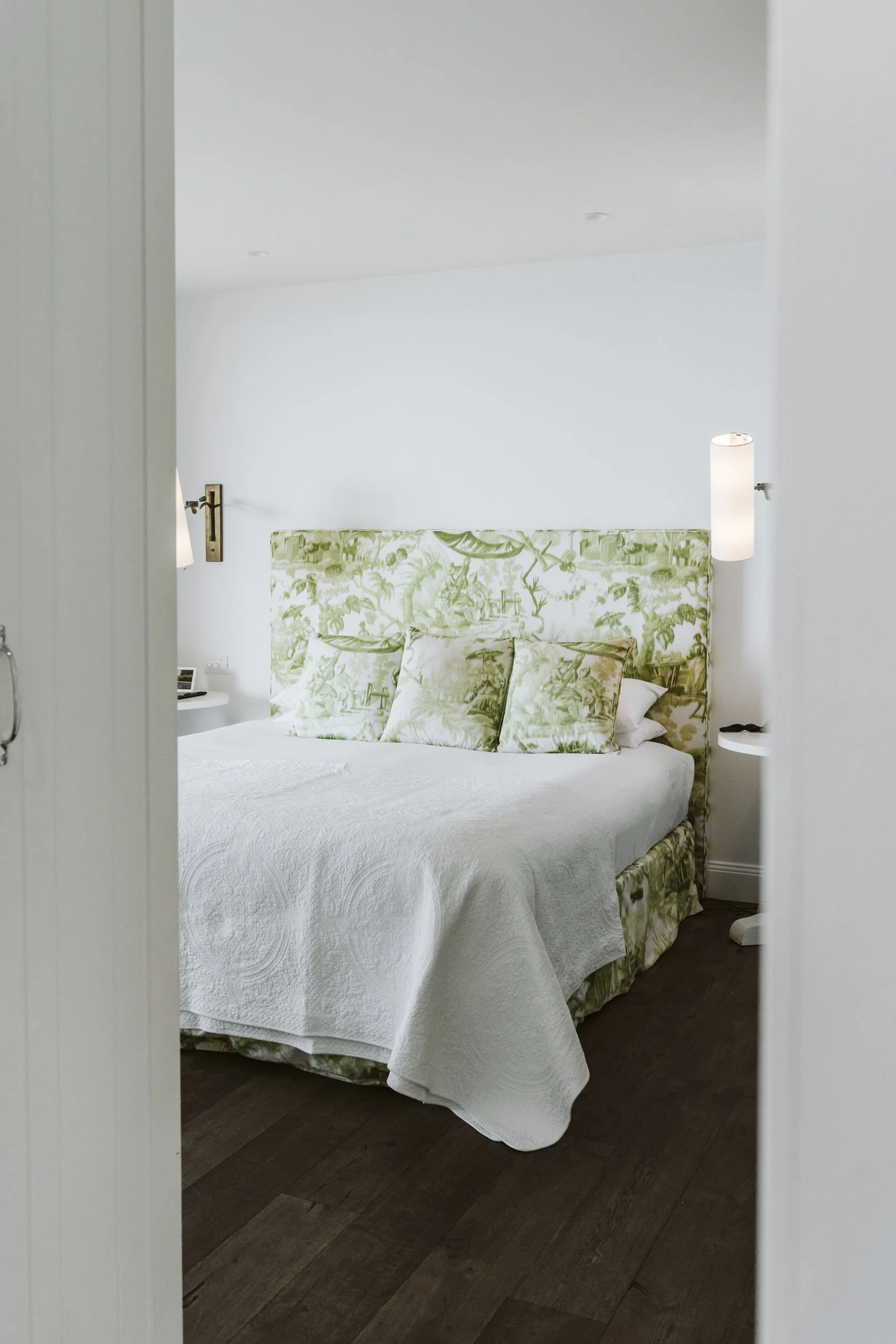 Interior of Collette Dinnigan Suite 29 renovation by New View Building Solutions