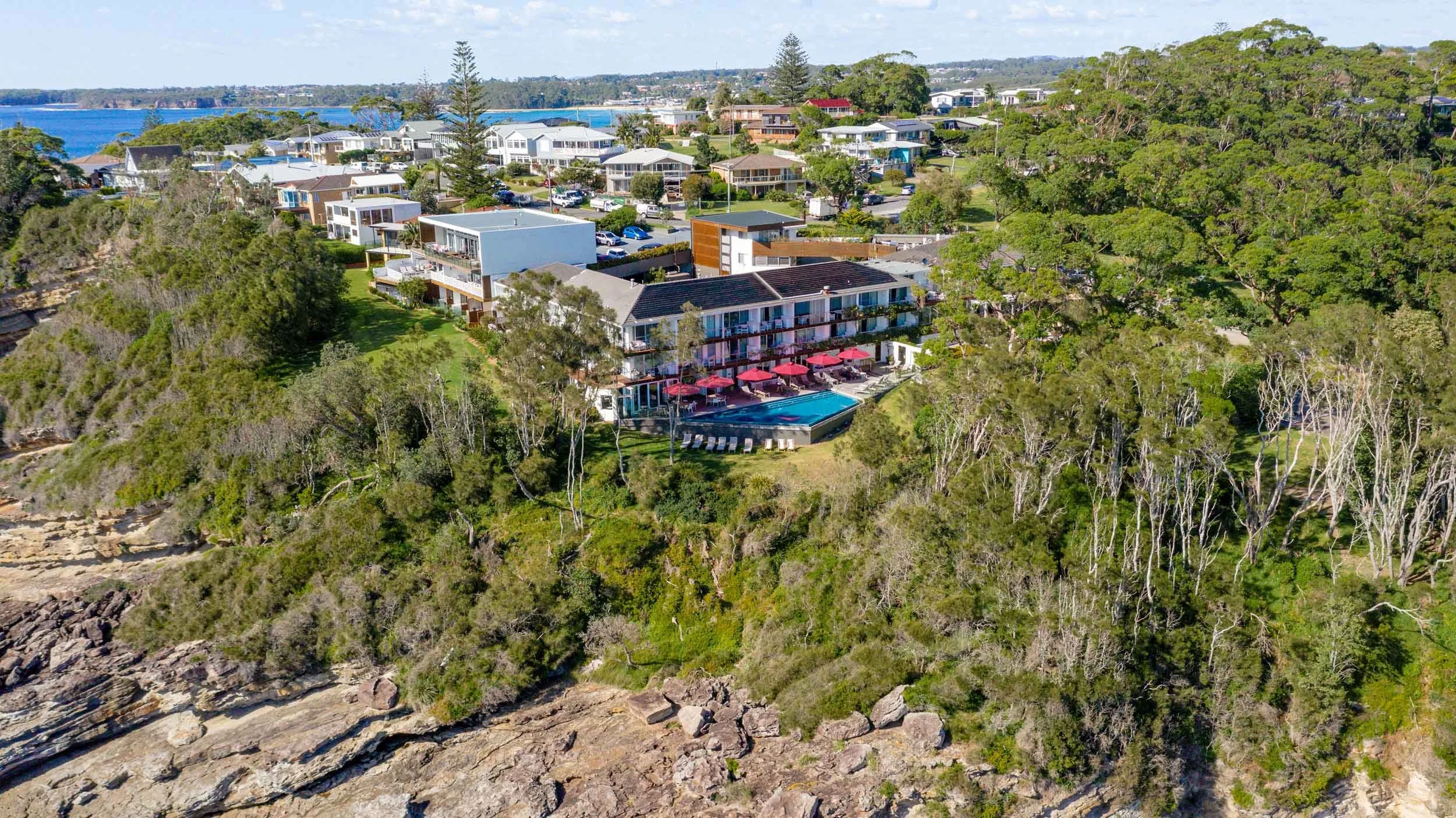 Pool bar renovation at Bannisters Hotel Mollymook by New View Building Solutions