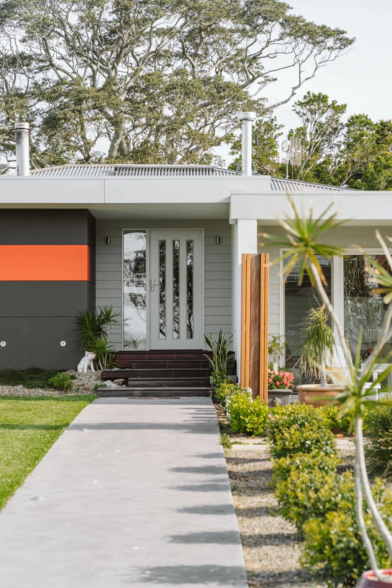 Exterior of the Araluen Farm, Milton renovation by New View Building Solutions