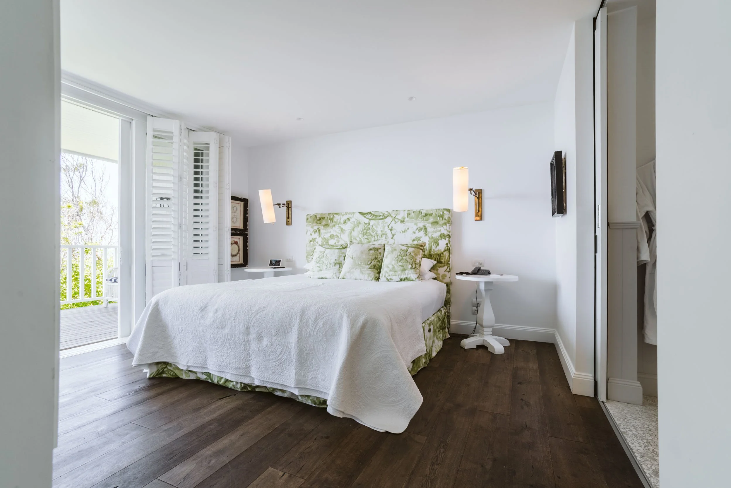 Interior of Collette Dinnigan Suite 29 renovation by New View Building Solutions