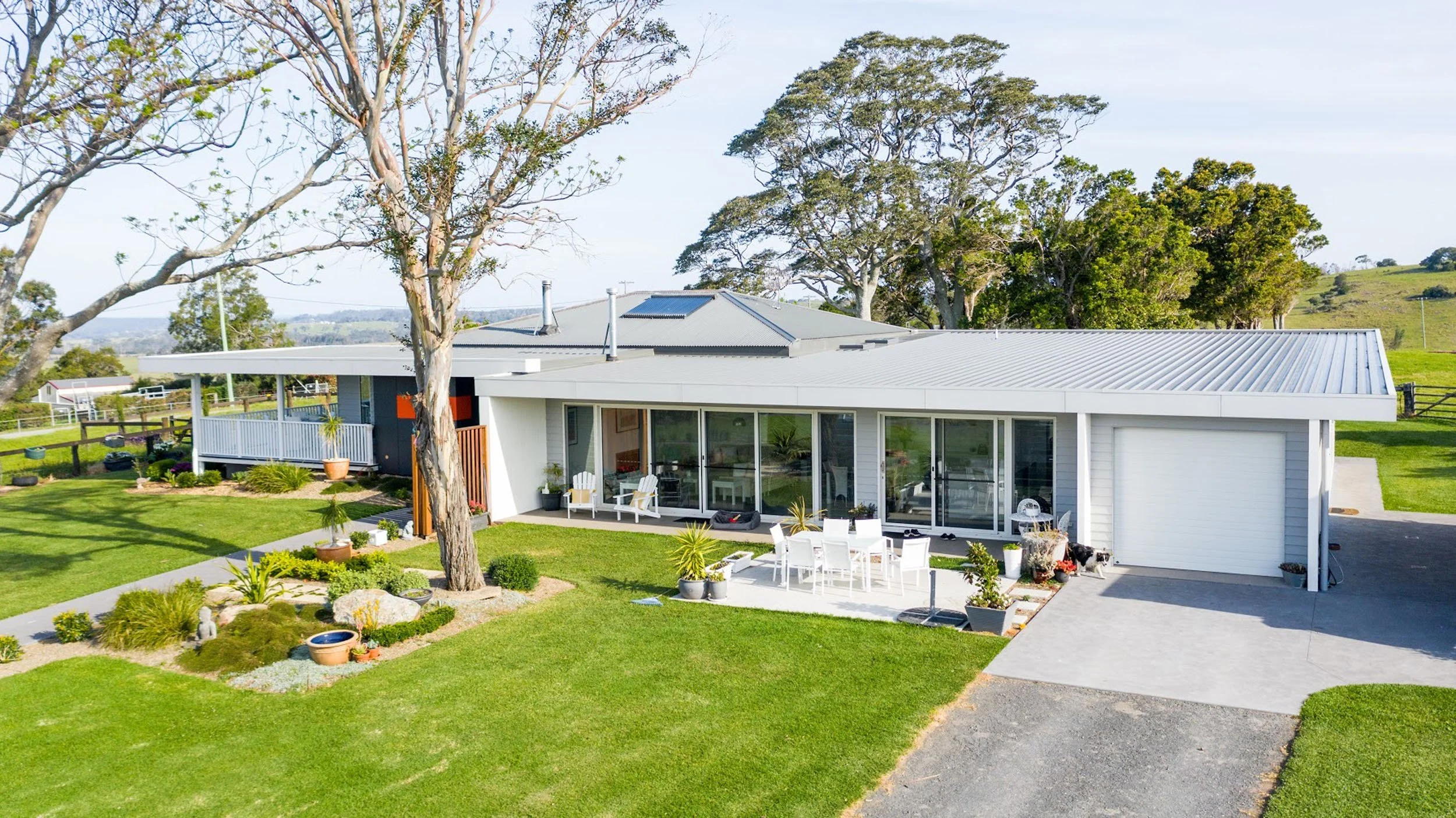 Exterior of the Araluen Farm, Milton renovation by New View Building Solutions