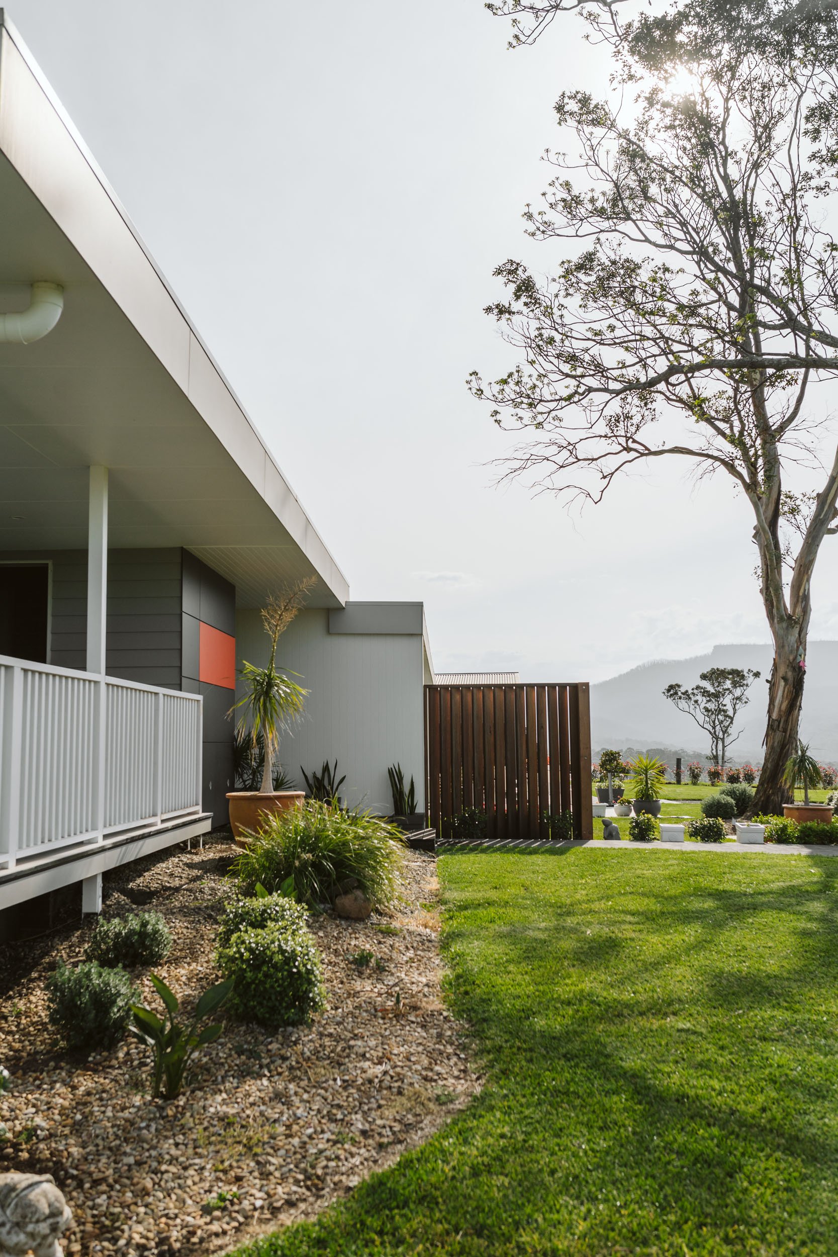 Exterior of the Araluen Farm, Milton renovation by New View Building Solutions