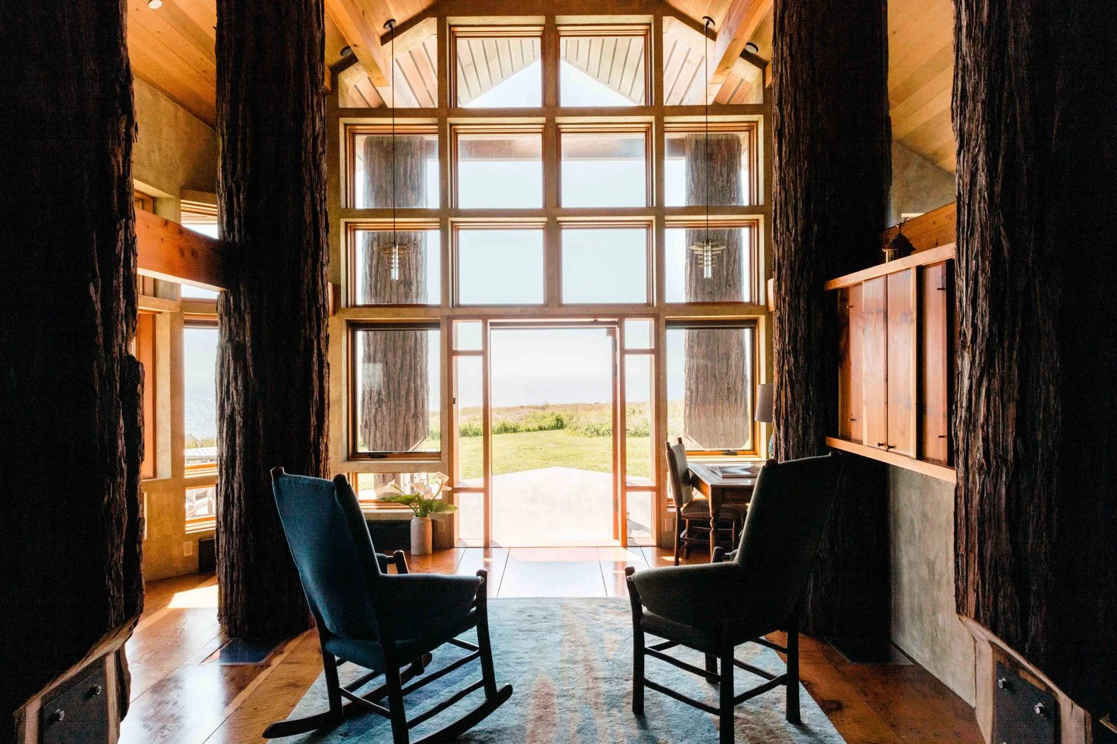 Stunning views of the Pacific in a well-appointed guest suite
