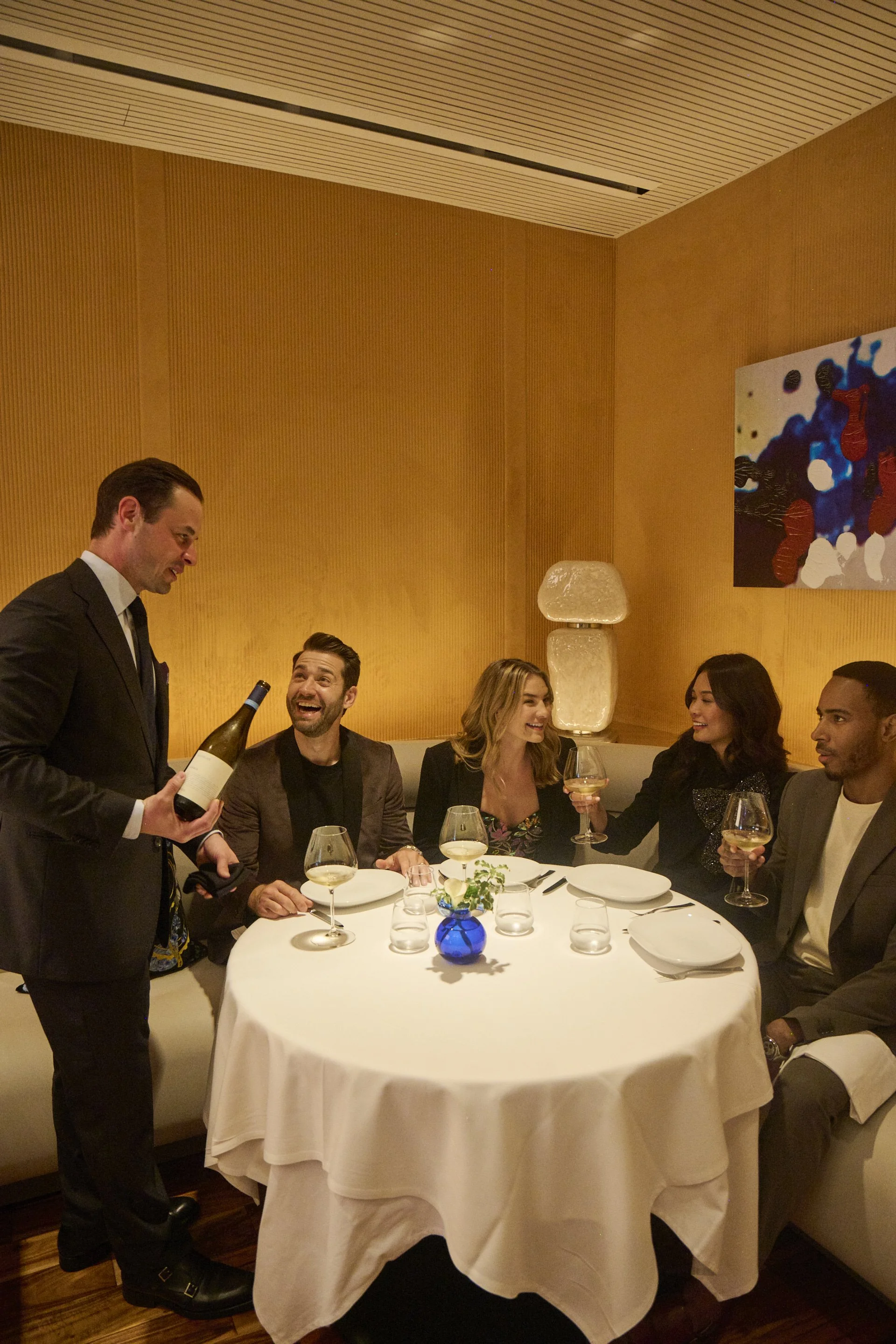 09_LBH_Marea_Table_1570.jpg
