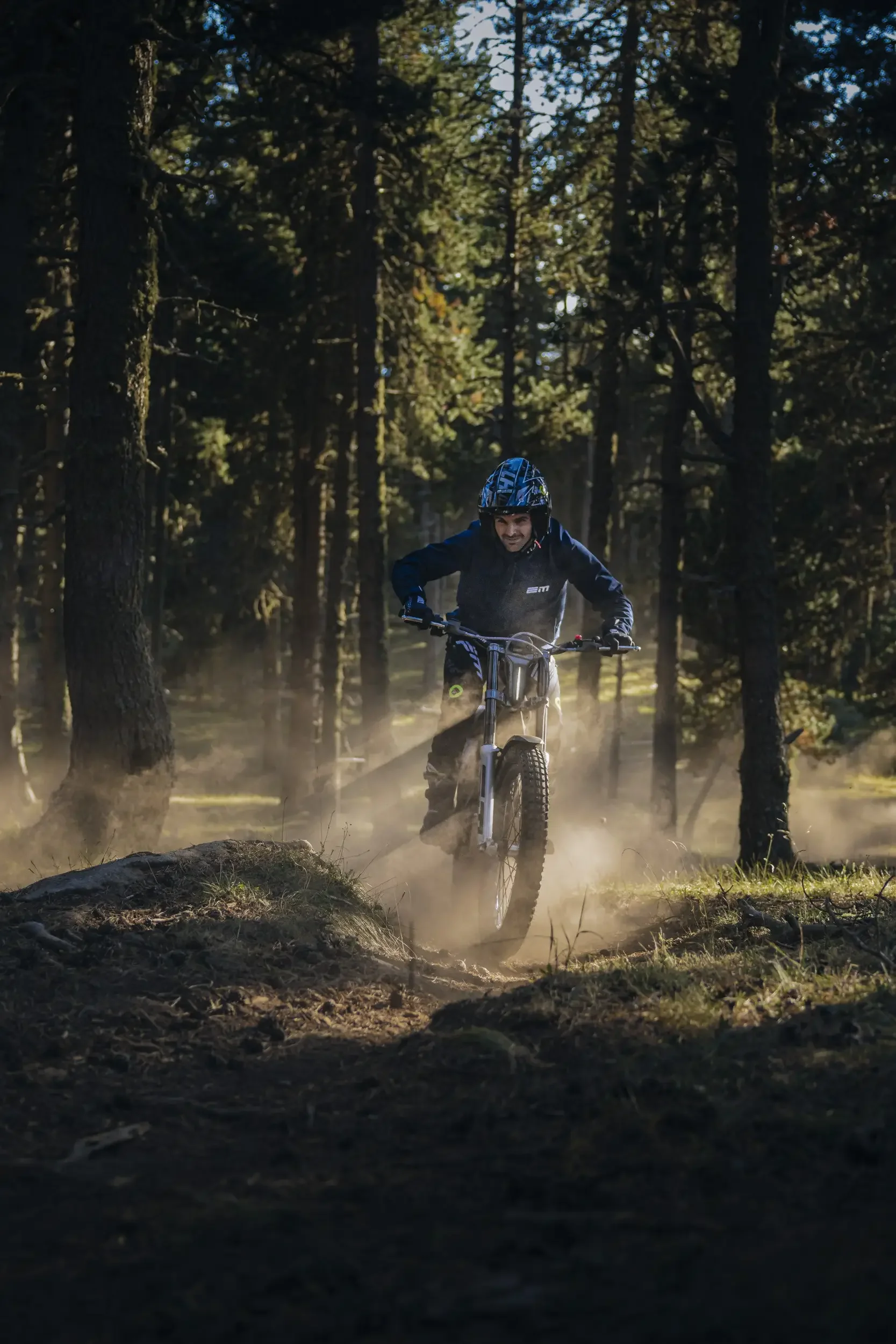 escape-electric-motion-082026-8_1667x2500.webp