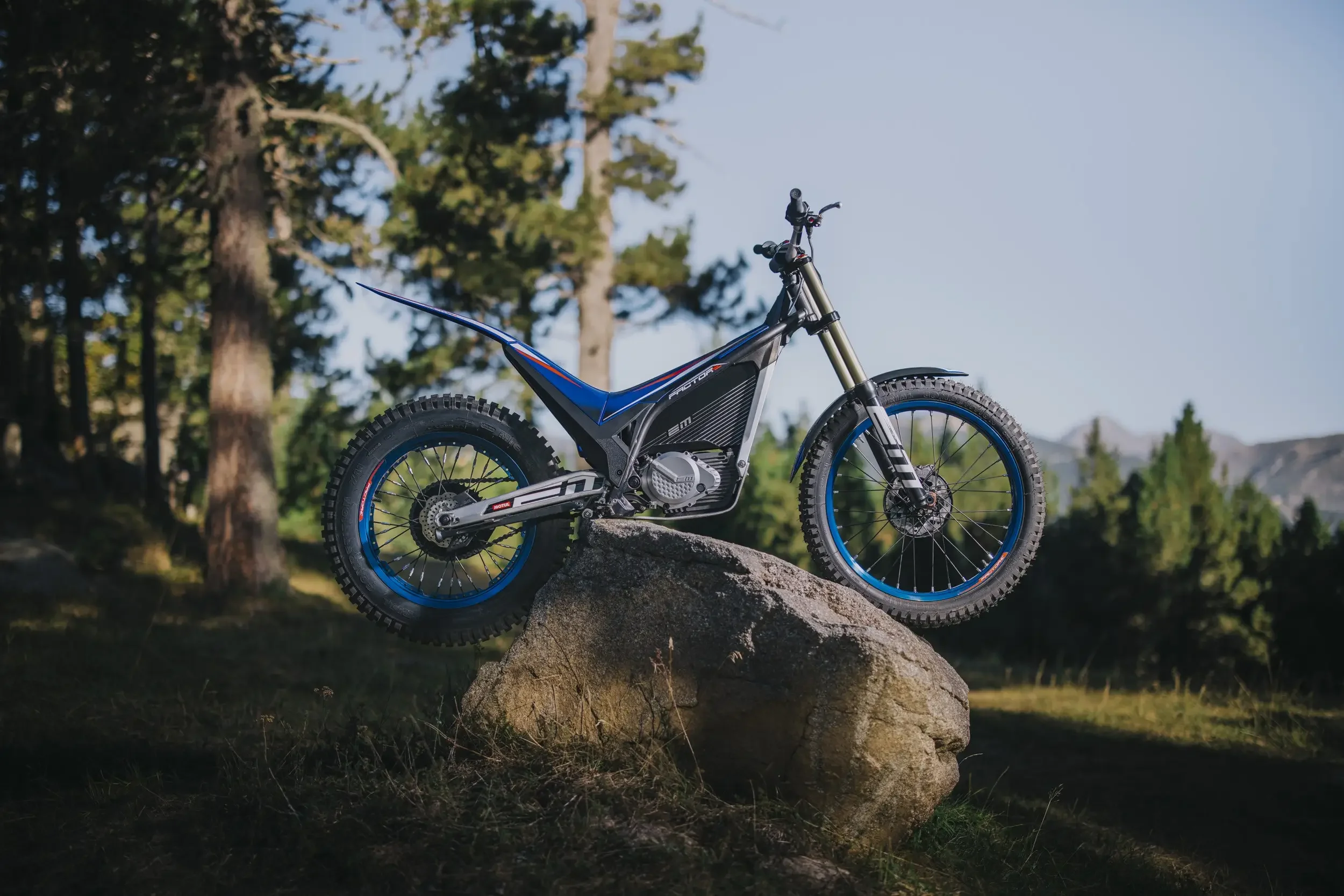 factor-e-electric-motion-082026_2500x1667.webp