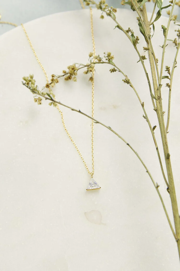 Triangle solitaire necklace