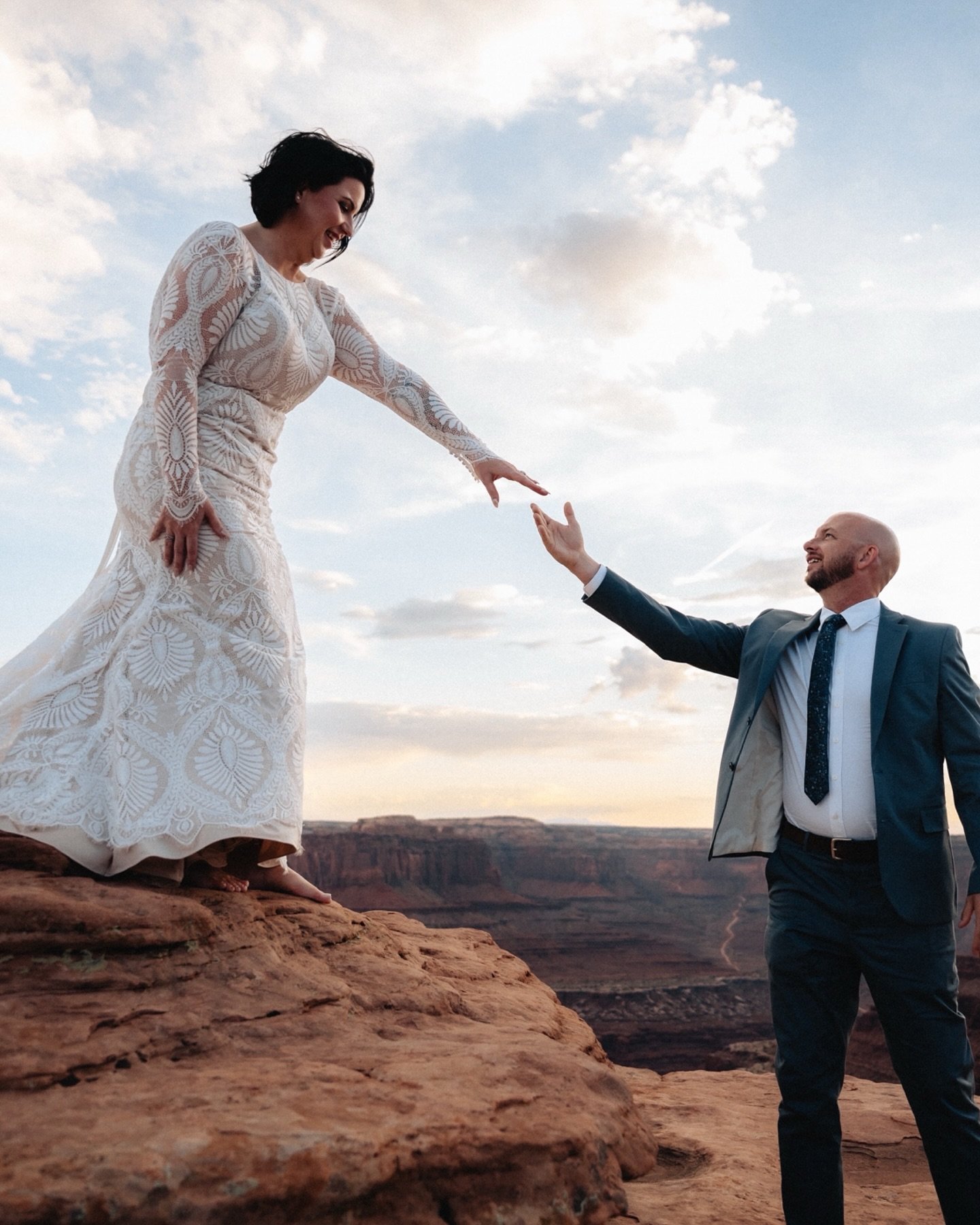 Sneaks from an incredibly beautiful sunset vow renewal in the legendary Moab, UT. 

For their anniversary, this couple wanted to renew their vows at an epic overlook with their two daughters present. The end result was an amazing sunset session 🌅 

