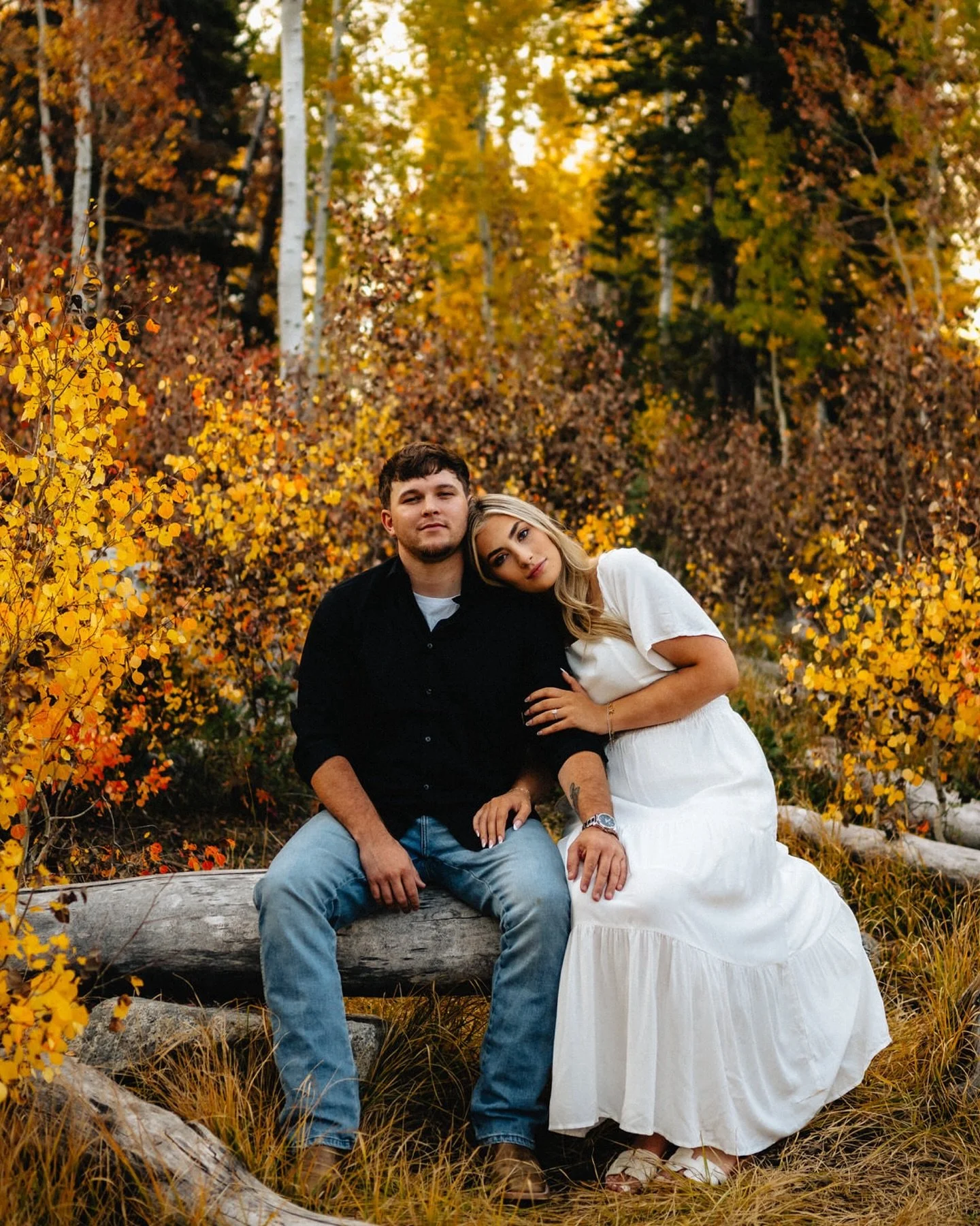 🍁 SOME FALL LEAVES FOR YOUR FEED 🍁 

We had an absolutely beautiful yellow, orange and red leaf filled afternoon with an incredible sunset to boot. 

These two traveled from TX to do their engagement session in the beautiful Utah Wasatch Mountains.