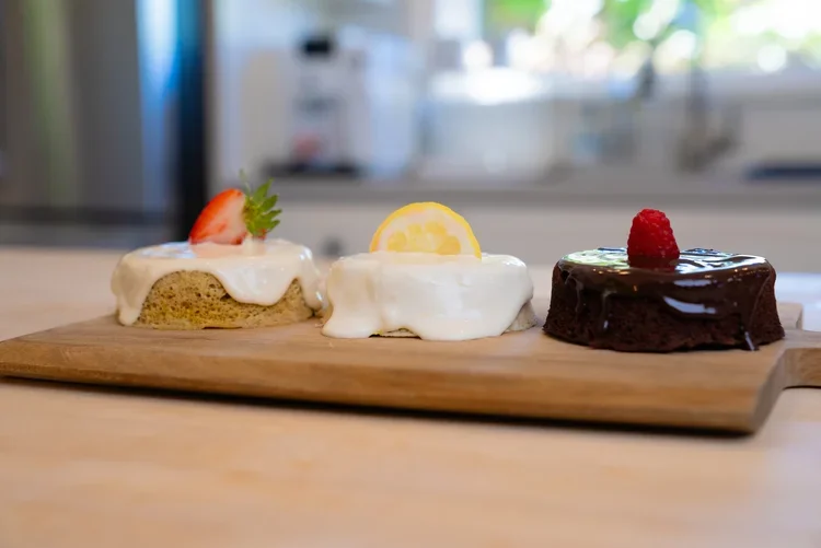 3 Low Carb 90 Second Cakes!