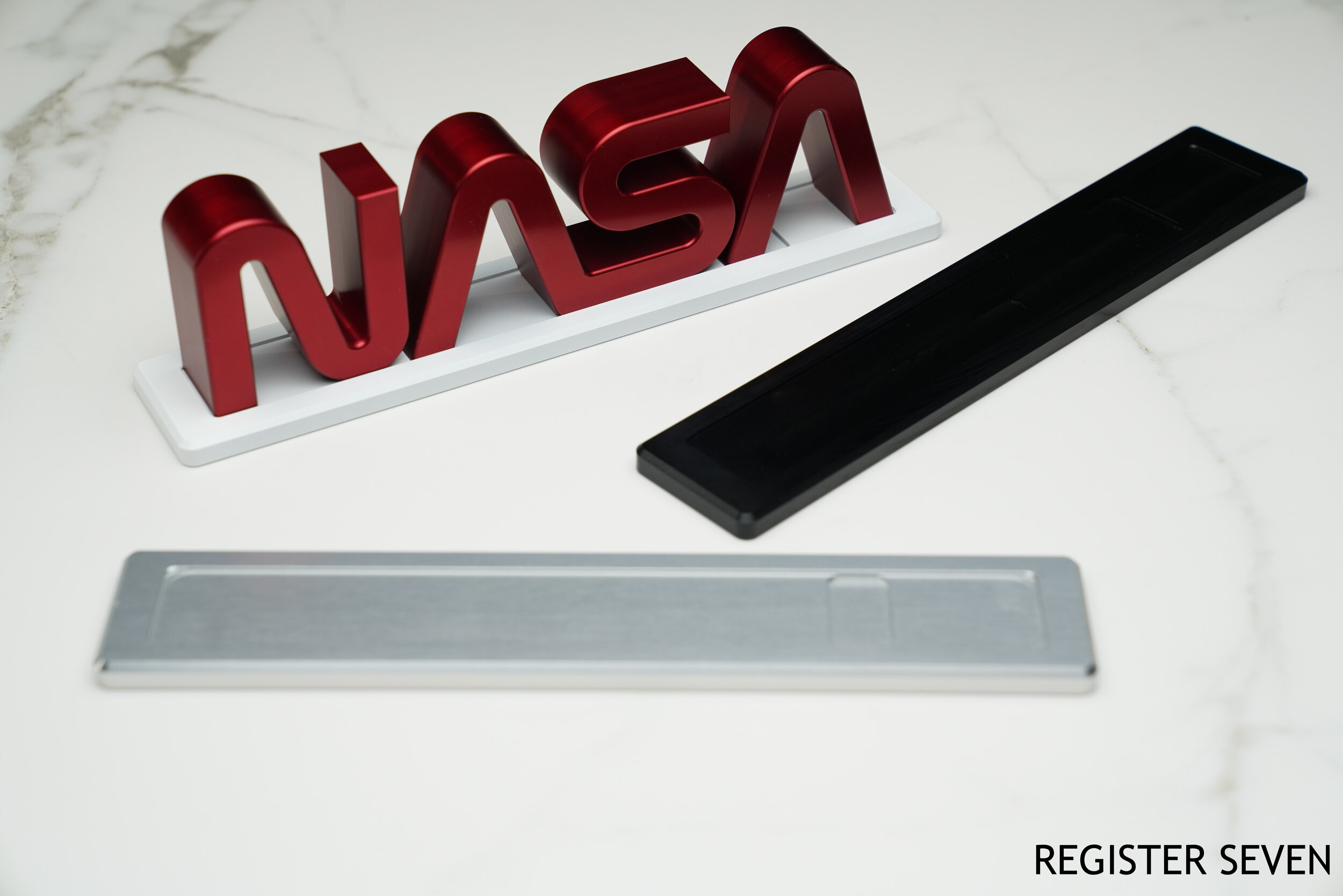 Minimalist Stand - NASA Worm
