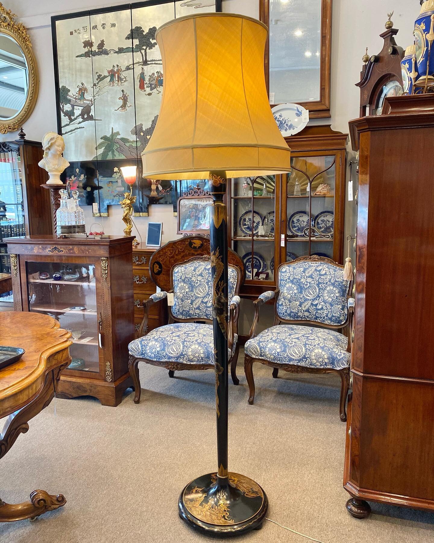 SOLD ~ An attractive early 20th century chinoiserie standard lamp depicting dragon motifs with shade.