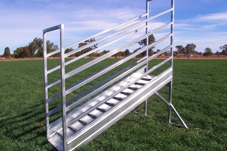 Loading Ramps — M&M Stockyards | Building Quality Australian Stockyards ...