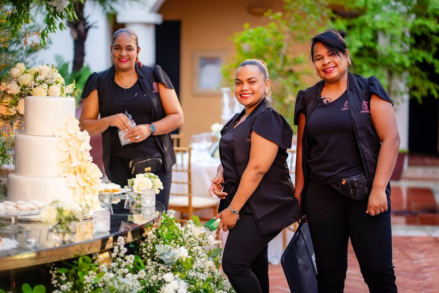 Equipo @asdetalles En Accion Wedding Melanie + Christopher 🥰⁠
⁠
LUXURY WEDDING EVENT PLANNER &amp; DESIGN💮⁠ ⁠ ⁠
⁠
Tu Boda o Evento Tal Como la So&ntilde;aste con @asdetalles, HAZ TU CITA VIRTUAL WhatsApp 1.407.535.3405, 1.829.591.3405 asdetalles@ho