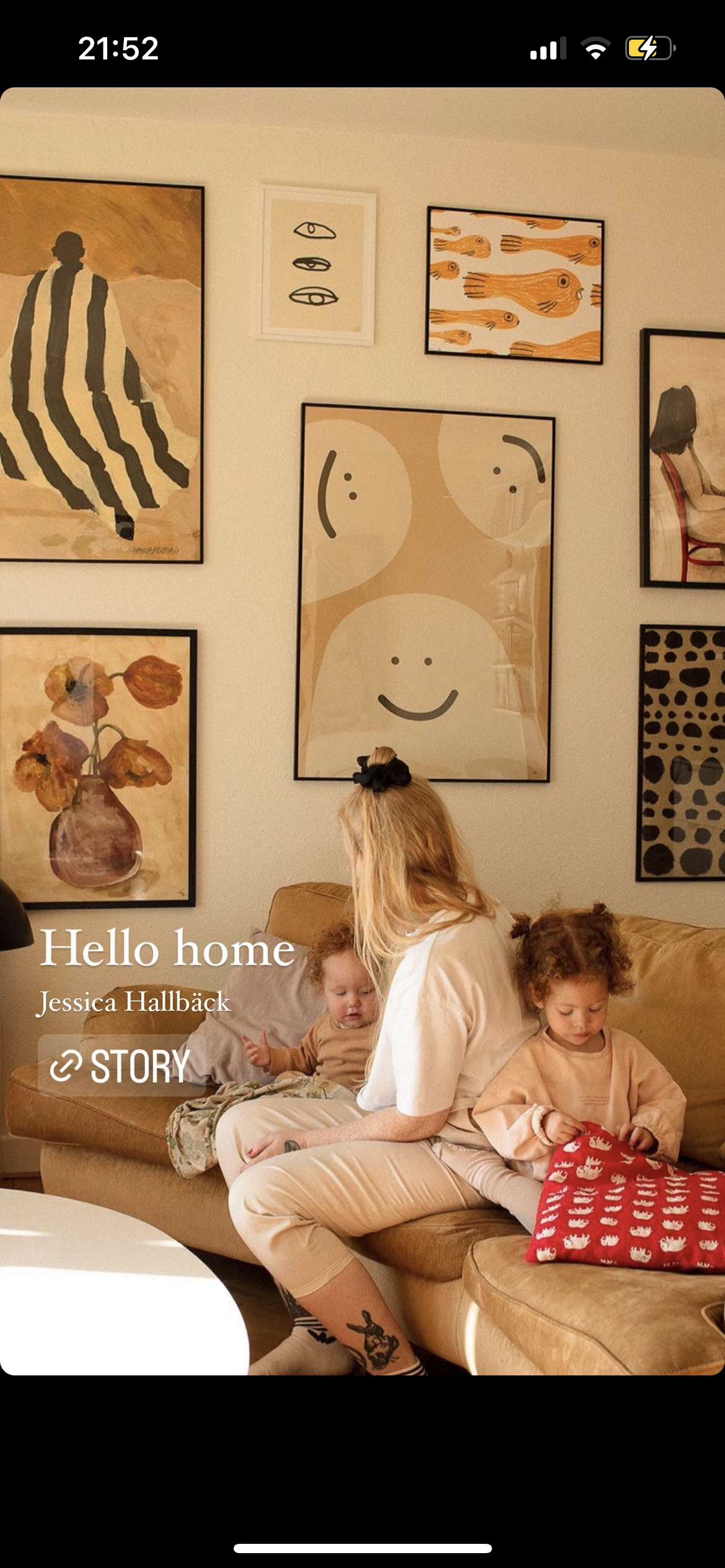 Saulo_Studio_Wall_of_Art_Illustration_Social_Yellow_Fish_Family.PNG