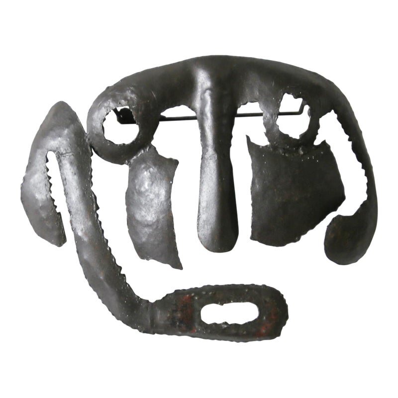 brutalist-steel-face-sculpture-6411.jpeg