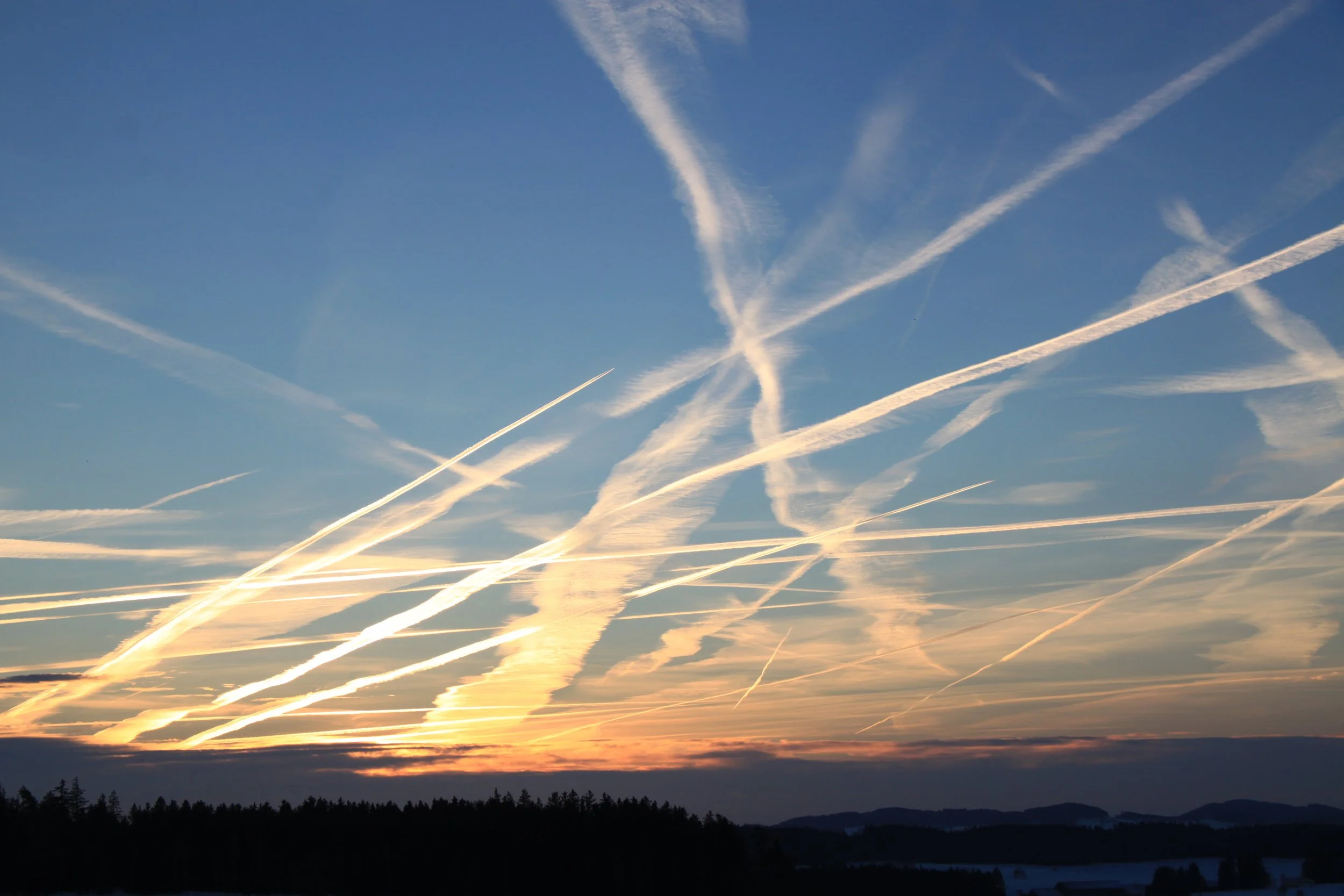 Victor and 4AIR Voluntarily Publish Contrails Report Disclosing the non-CO2 Impact of On-demand Private Jet Charters