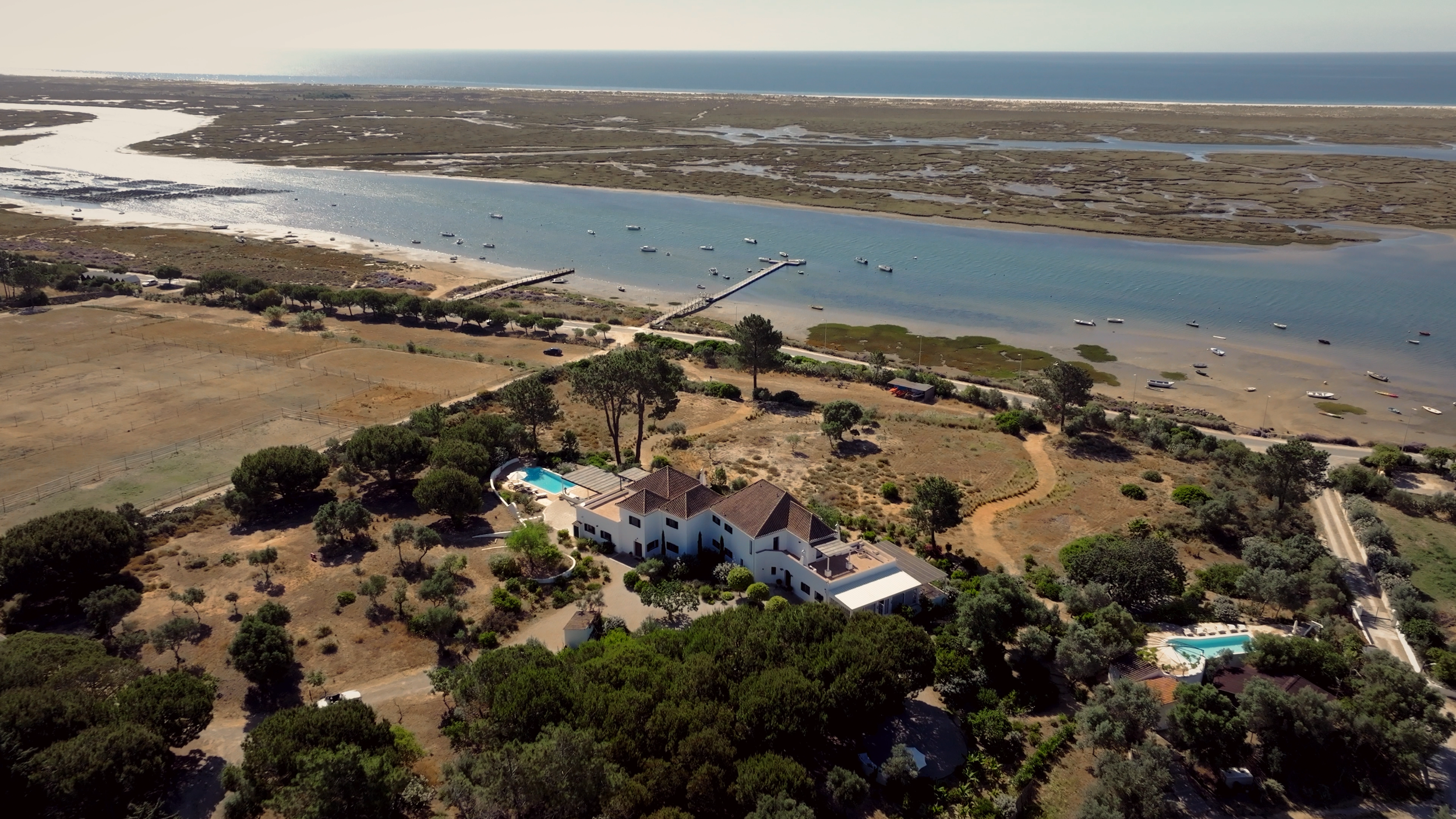 Villa Lage top view to the ocean.png