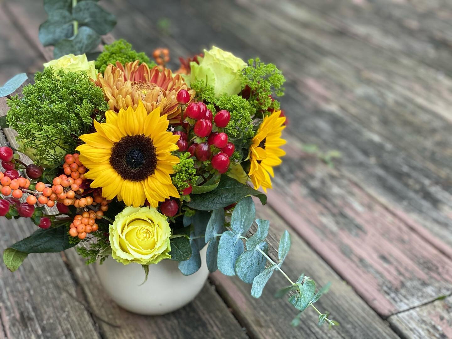 📢ANNOUNCEMENT📢 I am excited to share I will be offering local deliveries for Thanksgiving!  

🌼Add some fresh flowers to compliment your Thanksgiving dinner or if you can’t be with the ones you love, why not send them a beautiful arrangement and l