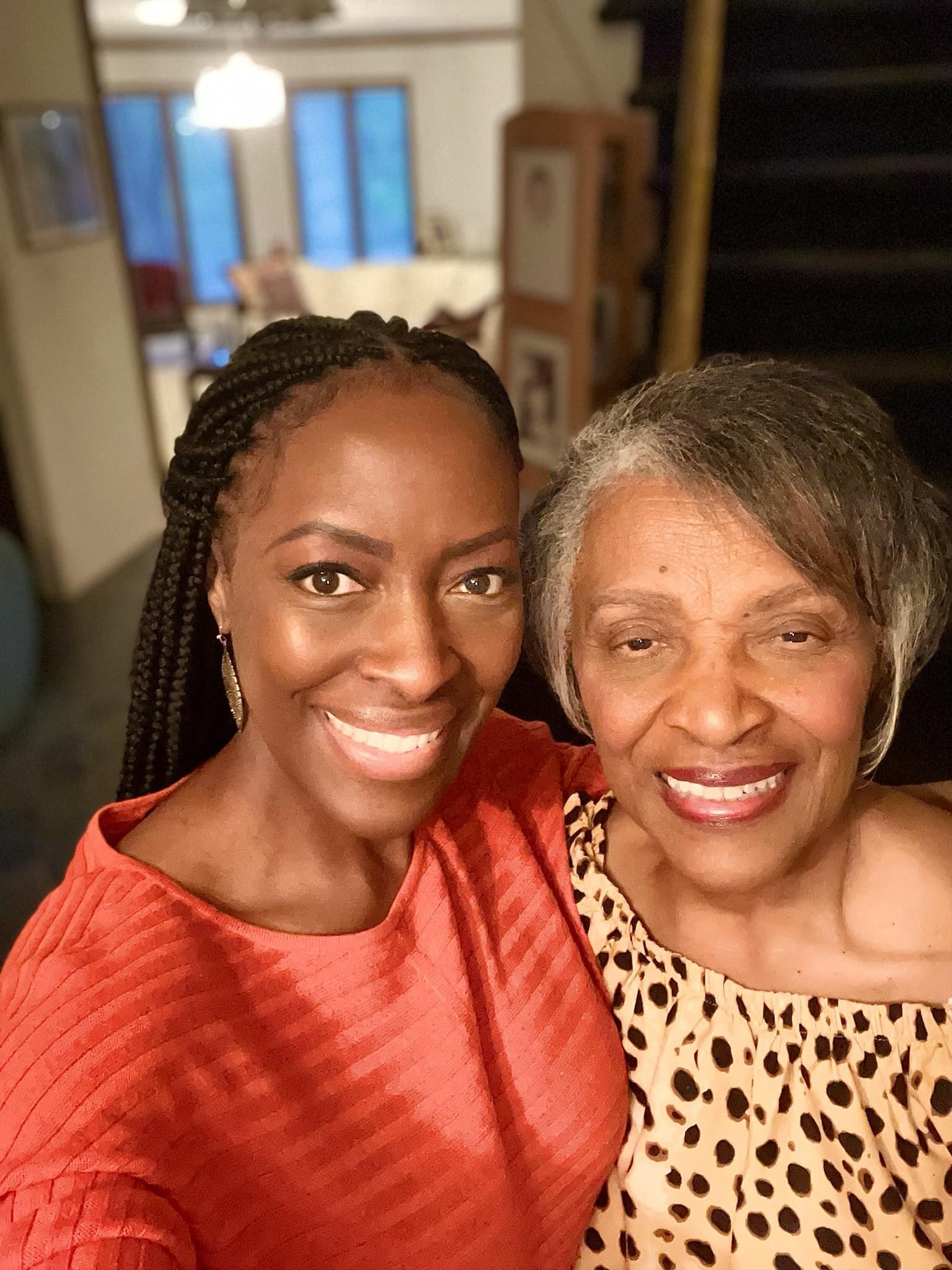 Happy Mother&rsquo;s Day to the one who taught me everything I know about being a lady. I love you, Mom! 🥰🥰 Have a wonderful weekend celebrating and being celebrated! 🎉🥂🎁❤️
#mydayone
#mablemaybelle
#mymommy