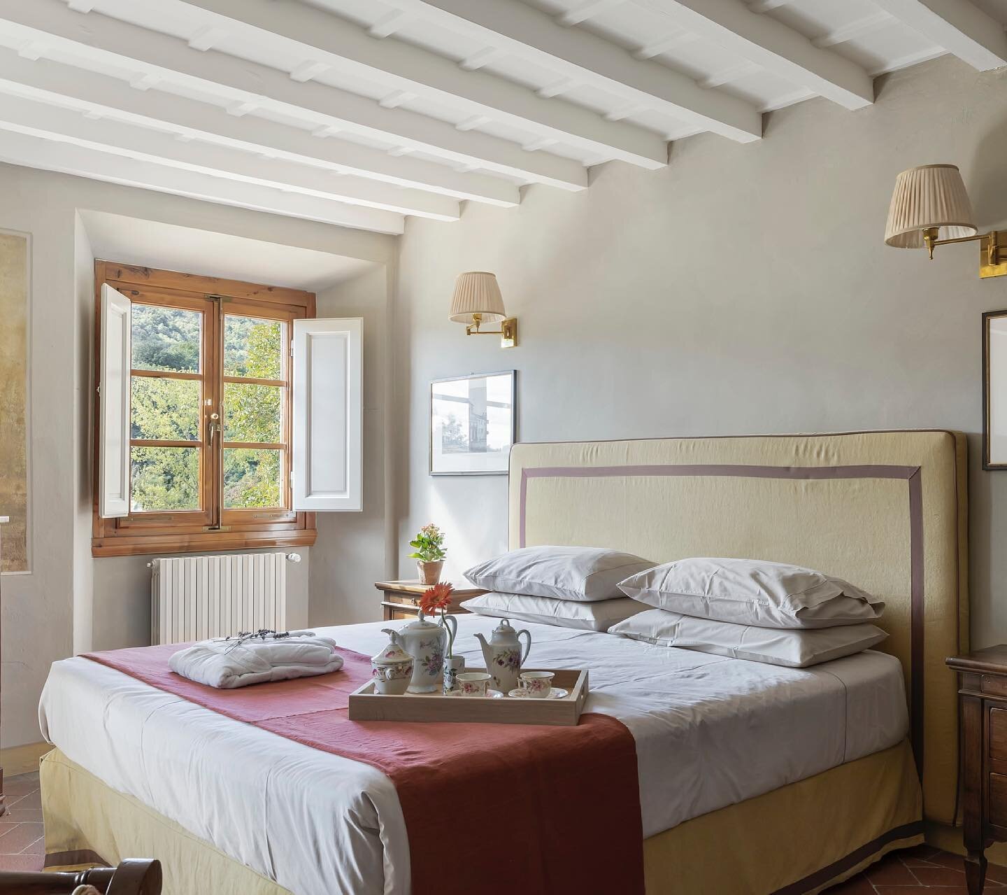 What summer mornings should feel like. 

Book now. Link in bio.

Photo: @francescaanichiniphotography