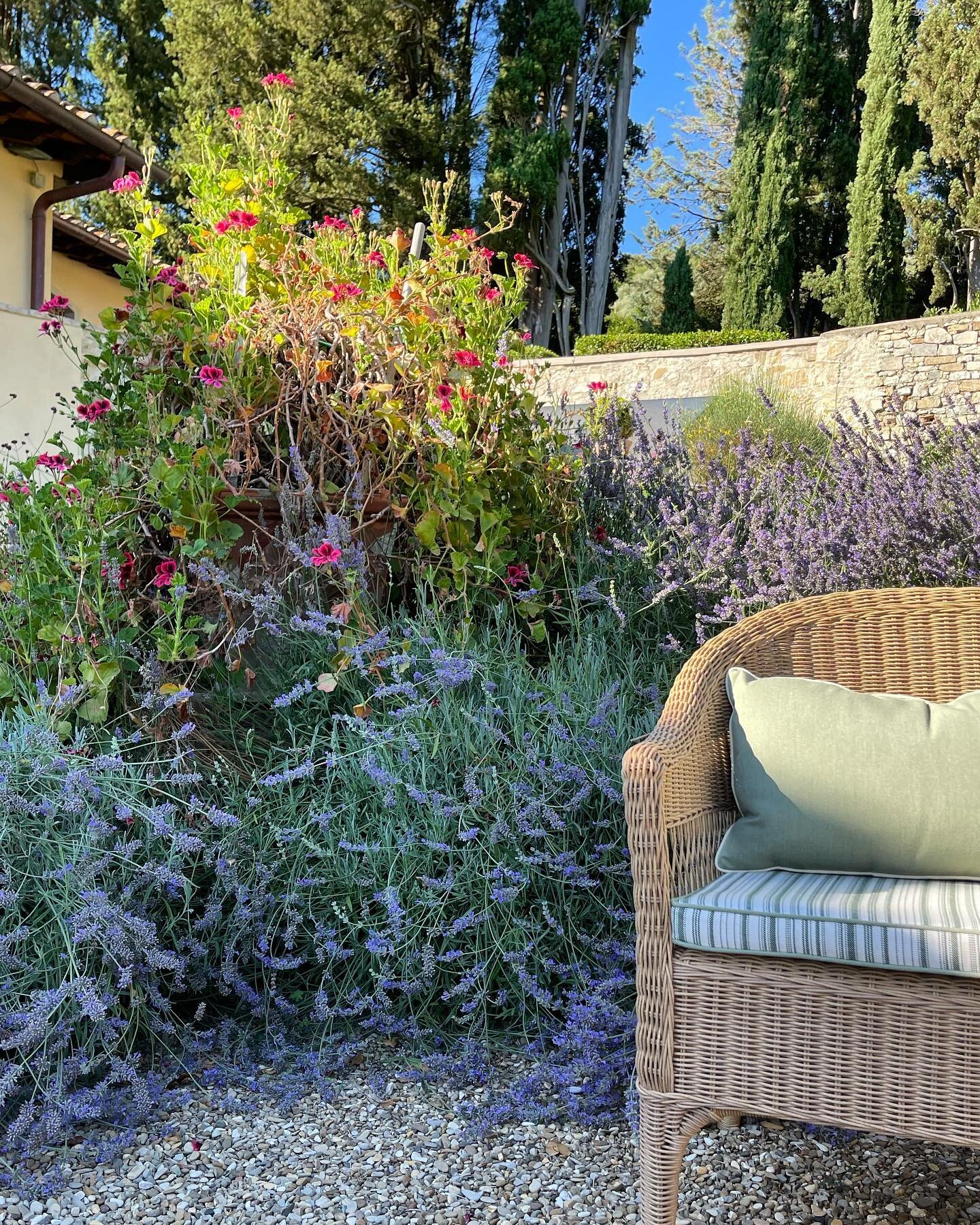 A warm weekend welcome.

#estateitaliana #toscana #luxuryrentals