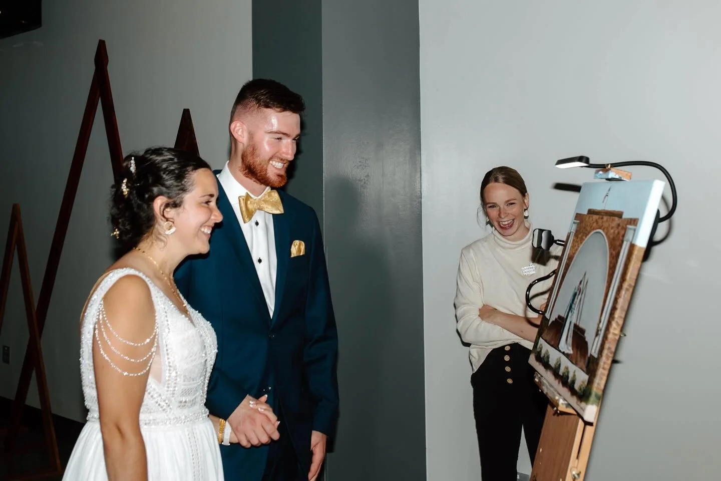 This warmer weather has me reminiscing on this sunny wedding day back in September☀️ What a good day this was.

Thank you for the lovely photos @lauravonkampenphotography 🤍

#weddingday #weddingpainting #liveeventpainter #midwestwedding