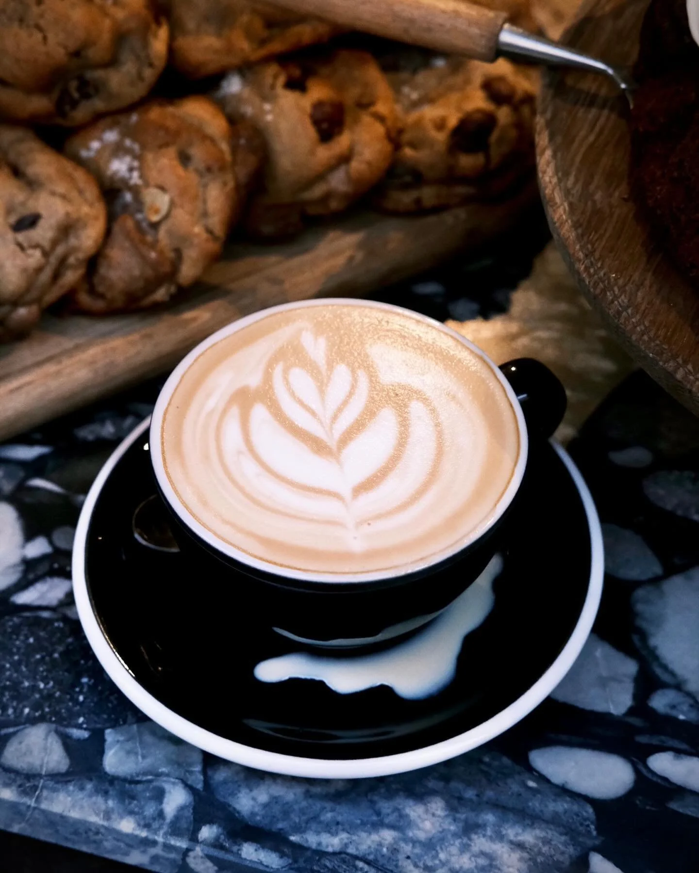 Sunday 🫠

Caf&eacute; Berry 
10, rue Chapon 
Paris 3