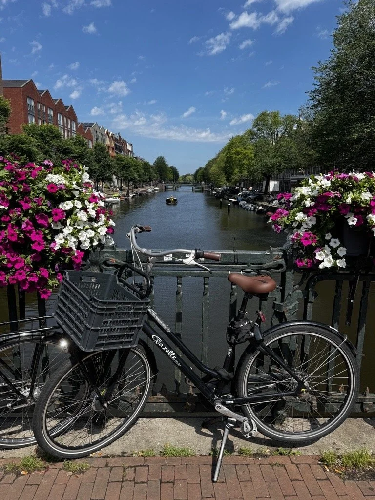 Amsterdam, Unbothered