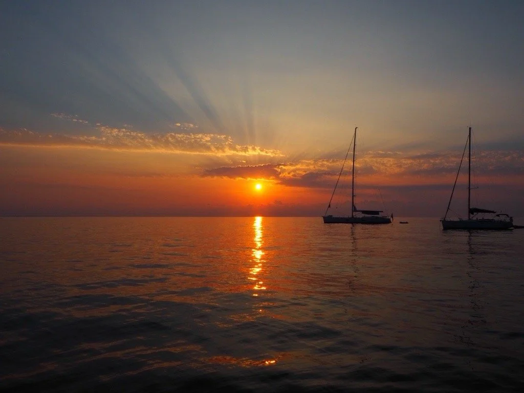Violetta Nespolo - Alba da Stromboli - Barca a Vela