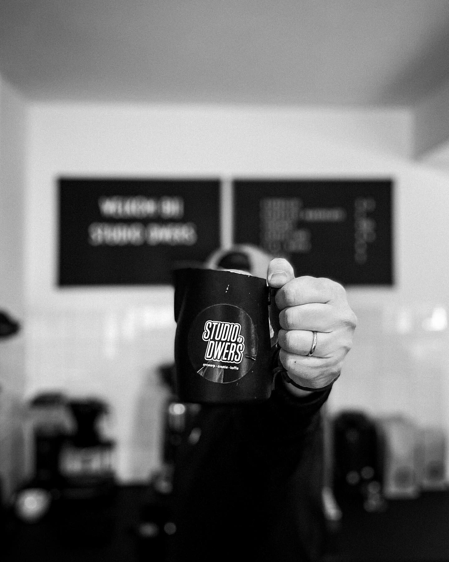 Bietje stil hier&hellip;maar still here. ✌🏻⚡️
.
#ontwerp #creatie #koffie #coffee#specialtycoffee #cappuccino #espresso #latteart #barista #hidden #hiddengem #beekendonk #laarbeek #koffiebonen #vers #workinprogress #studiodwers